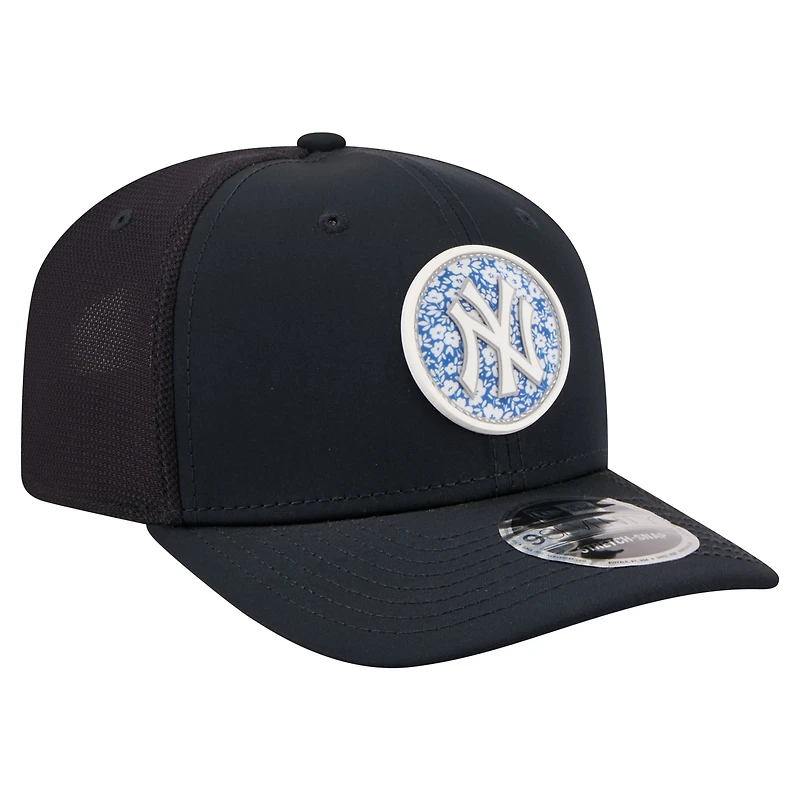 Men's New Era Navy New York Yankees Floral Patch 9SEVENTY Adjustable Hat