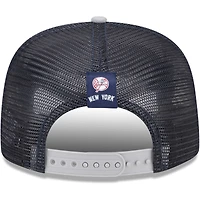 Men's New Era Navy New York Yankees Speed Golfer Trucker Snapback Hat