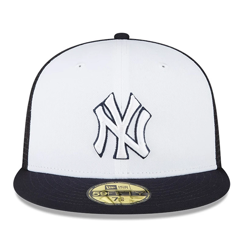 Casquette ajustée 59FIFTY pour entraînement au bâton sur le terrain des New York Yankees 2023 Era homme, blanc/bleu marine