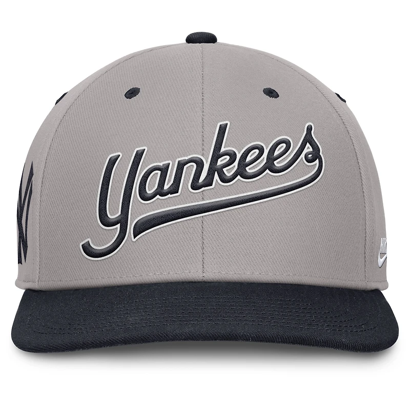 Men's Nike Gray/Navy New York Yankees Cooperstown Collection Pro Performance Snapback Hat