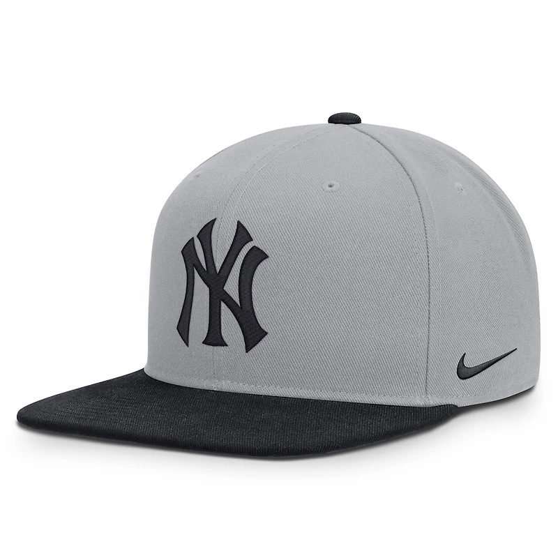 Men's Nike Gray/Navy New York Yankees Primetime Pro Dri-FIT Snapback Hat