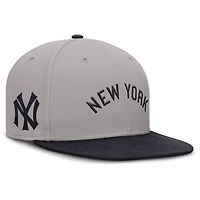 Men's Nike Gray New York Yankees Cooperstown Two-Tone Dri-FIT Round Bill True Fitted Hat