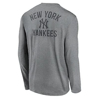 T-shirt Nike à manches longues pour homme, couleur charbon chiné, motif 2 coups légendaire des Yankees de New York