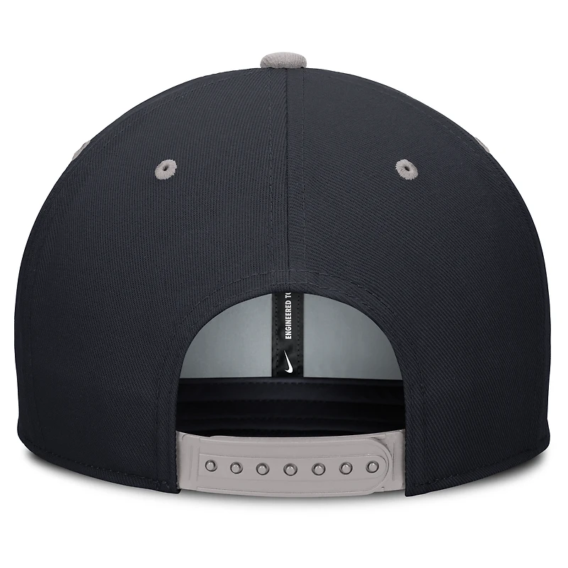 Casquette Nike Pro Dri-FIT Snapback bleu marine/gris pour homme des Yankees de New York Cooperstown Collection