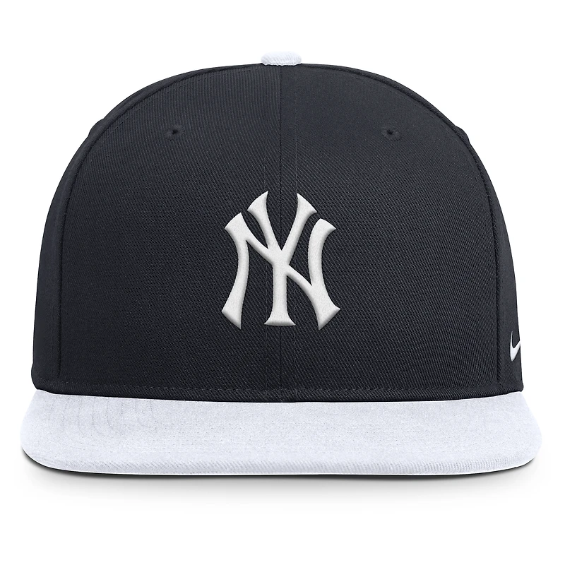 Casquette snapback Nike Primetime Pro Dri-FIT pour homme, bleu marine et blanche, New York Yankees