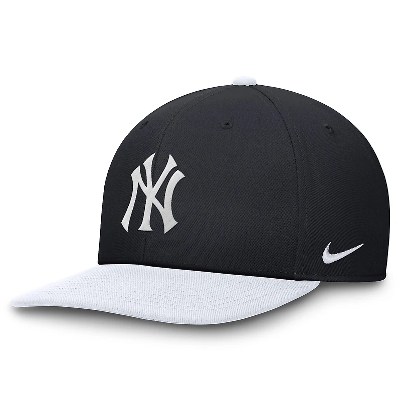 Men's Nike Navy/White New York Yankees Pro Dri-FIT Snapback Hat