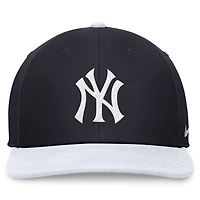 Men's Nike Navy/White New York Yankees Two-Tone Snapback Hat