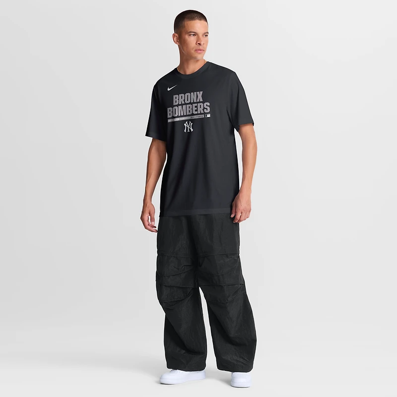 T-shirt Nike Legend Dri-FIT bleu marine pour homme, avec slogan de l'équipe des Yankees New York.