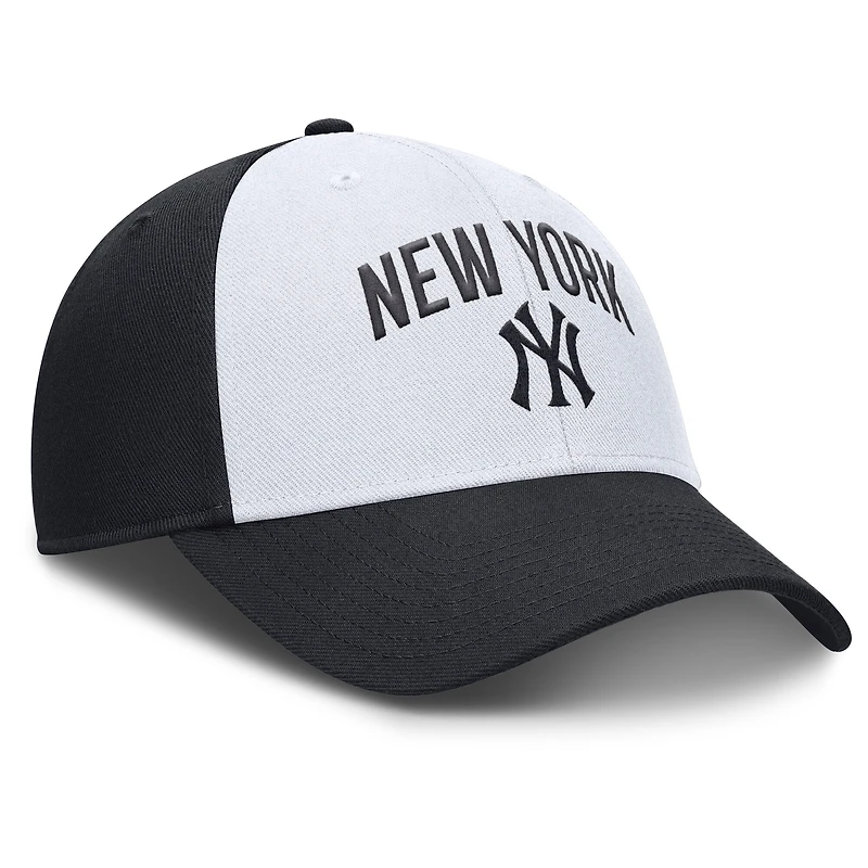 Men's Nike White/Navy New York Yankees Club Performance Adjustable Hat
