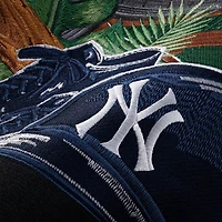 Chemise boutonnée en soie Tommy Bahama grise pour homme, motif Hit and Run des Yankees de New York