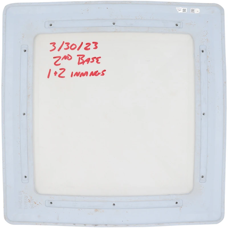 Base utilisée lors du match des Yankees de New York contre les Giants de San Francisco le 30 mars 2023 - Deuxième base - Manches 1-2