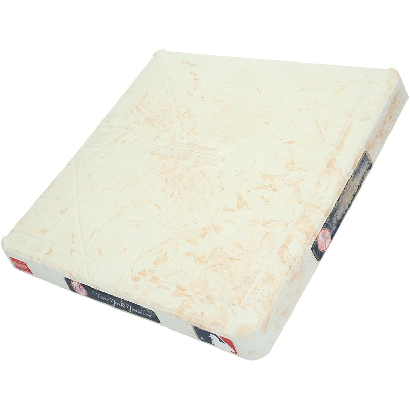 V106832 Yankee New York Yankees Game-Used Base Utilisée pendant les matchs joués du 8 au 13 juillet 2025 - Troisième base UNS GU BASE 45861 COLGMUEQU GUBBBS2288 #2