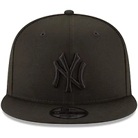 New York Yankees New Era Black on Black 9FIFTY Team Snapback Adjustable Hat - Black