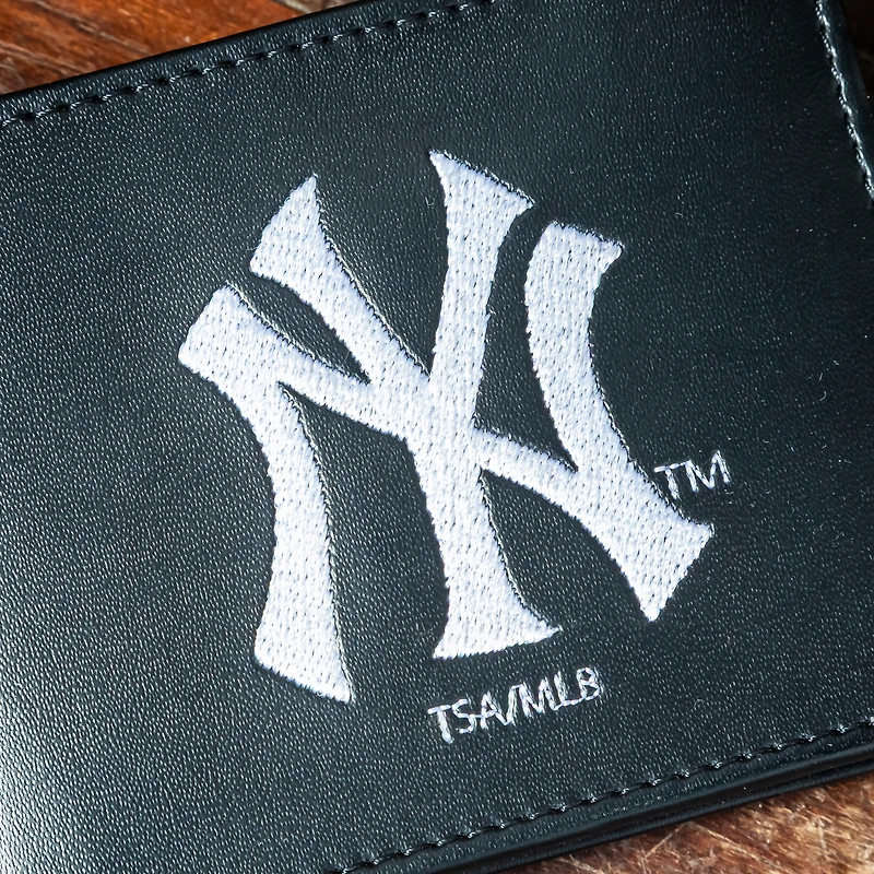 Portefeuille à deux volets brodé en cuir synthétique des Yankees de New York