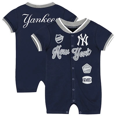 Newborn Outerstuff Navy New York Yankees Pinch Coverall