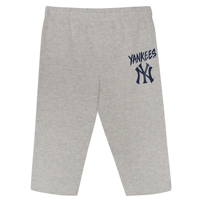 Newborn Outerstuff New York Yankees Double Down Bodysuit and Pants 3-Piece Set