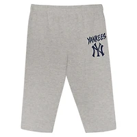Newborn Outerstuff New York Yankees Double Down Bodysuit and Pants 3-Piece Set