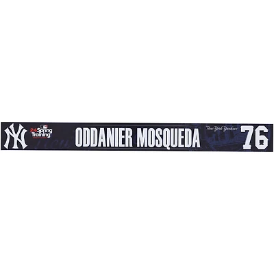 Plaque signalétique marine #76 émise par les joueurs des Yankees de New York d'Oddanier Mosqueda lors de l'entraînement de printemps de la MLB 2024