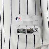 Maillot Nike blanc à rayures fines Oswaldo Cabrera des Yankees de New York, numéro 95, utilisé lors du match contre les Brewers de Milwaukee, le 27 mars 2025 - Jour d'ouverture