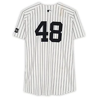 Maillot Nike blanc à rayures fines n° 48 de Paul Goldschmidt, porté par les Yankees de New York, lors du match contre les Cubs de Chicago, le 13 juillet 2025.