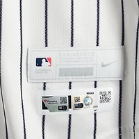 Maillot Nike blanc à rayures fines n° 48 de Paul Goldschmidt, porté par les Yankees de New York, lors du match contre les Cubs de Chicago, le 13 juillet 2025.