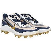 Crampons blancs Nike portés par Paul Goldschmidt, des Yankees de New York, lors du match contre les White Sox de Chicago le 18 juin 2026.