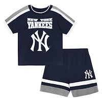 Preschool Outerstuff Navy New York Yankees Ground Ball T-Shirt & Shorts Set