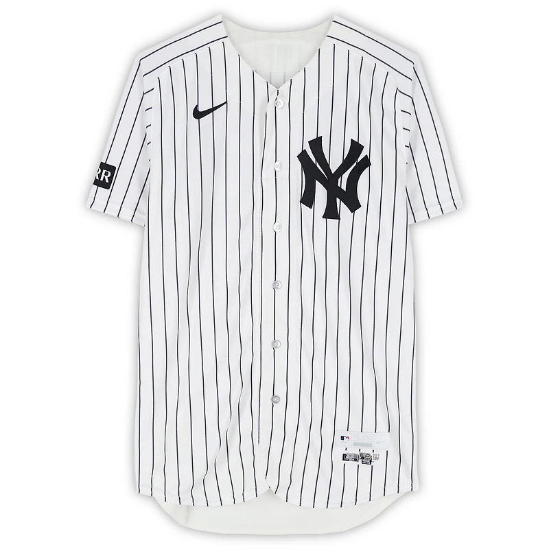 Maillot blanc à rayures fines n° 42 porté par Randal Grichuk des Yankees de New York contre les Angels de Los Angeles le 15 avril 2026 – Journée Jackie Robinson