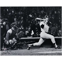 Photo autographiée de Reggie Jackson, des Yankees de New York, lors de son coup de circuit lors des Séries mondiales de 1977 (16 x 20 pouces).
