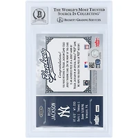 Reggie Jackson New York Yankees Autographié 2006 Fleer Greats of the Game Yankee Clippings Souvenirs Jersey Relic #NYY-RJ Beckett Fanatics Witnessed Authenticated 10 Card