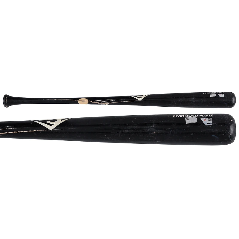Bâton Louisville Slugger noir cassé utilisé par Ryan McMahon, des Yankees de New York, lors du match contre les Red Sox de Boston le 1er octobre 2025