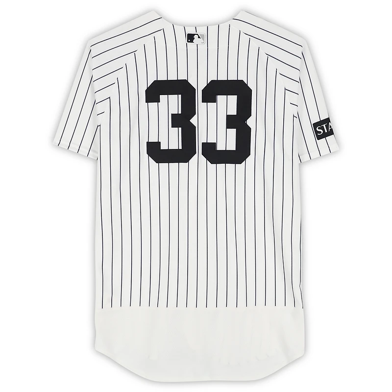 Maillot blanc à fines rayures n° 33 porté par Ryan Yarbrough des Yankees de New York lors du match contre les Marlins de Miami le 3 avril 2026