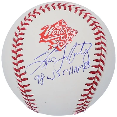 Baseball dédicacé par Tino Martinez des Yankees de New York avec le logo de la Série mondiale de 1998 et l'inscription « 98 WS Champs »