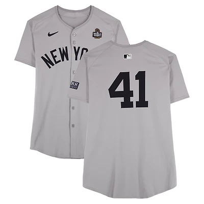 Maillot gris #41 de Tommy Kahnle des Yankees de New York lors du match des World Series 2024 contre les Dodgers de Los Angeles le 25 octobre 2024