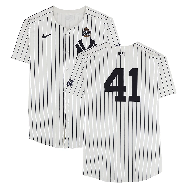 Maillot à rayures blanches #41 de Tommy Kahnle des Yankees de New York lors du match des World Series 2024 contre les Dodgers de Los Angeles le 28 octobre 2024