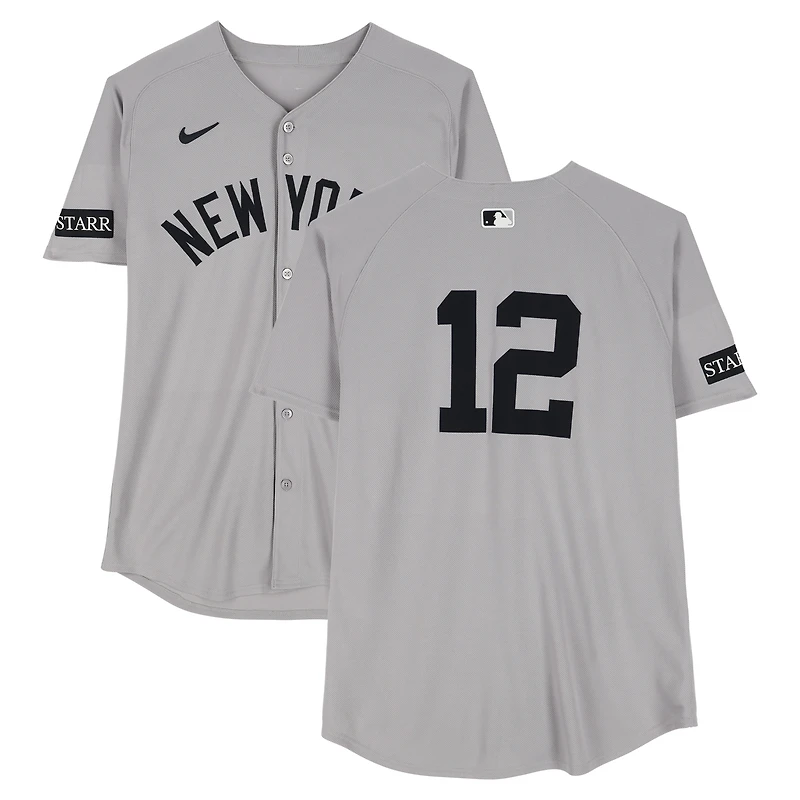 Maillot gris Nike n° 12 porté par Trent Grisham (New York Yankees) lors du match contre les Blue Jays de Toronto le 4 octobre 2025 - 1er match de la série de division de la Ligue américaine