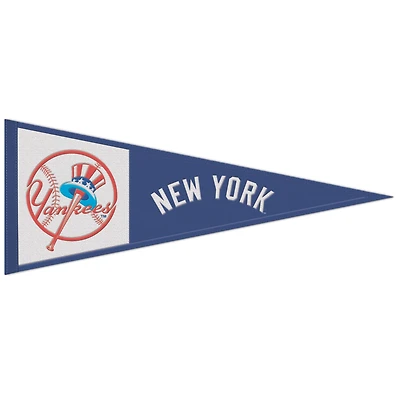 Fanion à logo rétro WinCraft New York Yankees 13" x 32"
