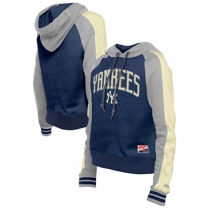 Women's New Era  Navy New York Yankees Throwback Cropped Raglan Pullover Hoodie