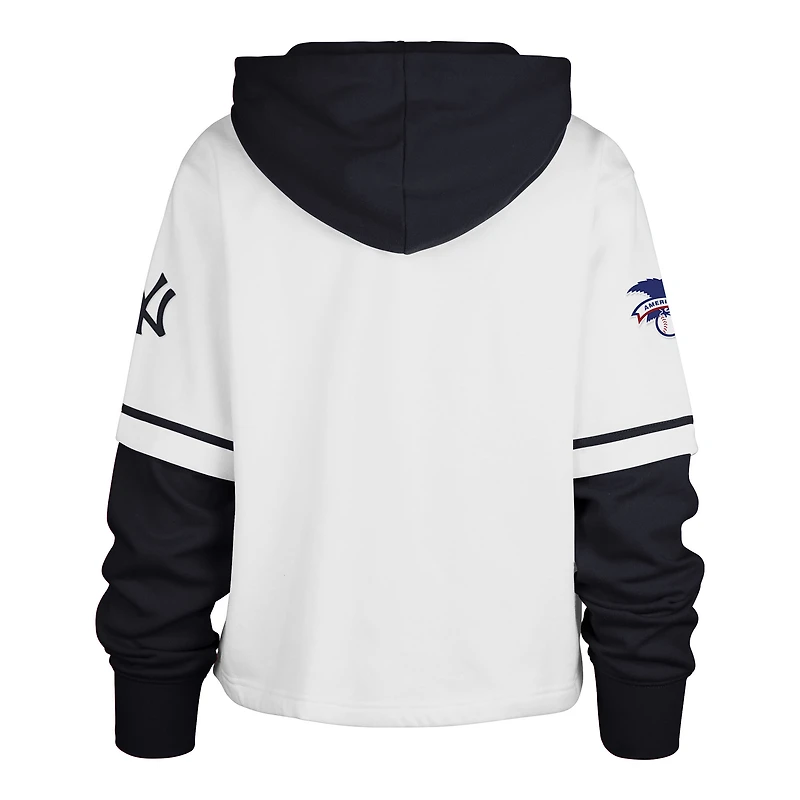 Sweat à capuche court New York Yankees Trifecta Shortstop blanc '47 pour femme