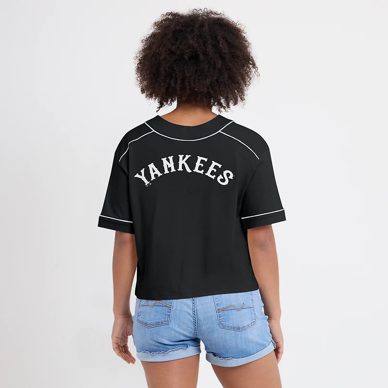 Women's Fanatics Black New York Yankees Oversized Champ Game Cropped V-Neck T-Shirt