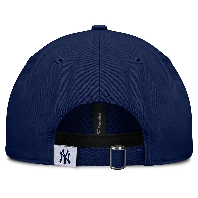 Casquette ajustable Fly Out pour femme de la marque Fanatics Navy New York Yankees