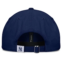Casquette ajustable Fly Out pour femme de la marque Fanatics Navy New York Yankees
