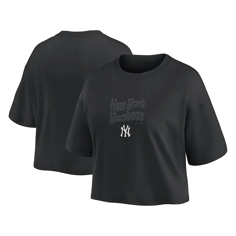 Haut court Fanatics New York Yankees Blackout Wave pour femme