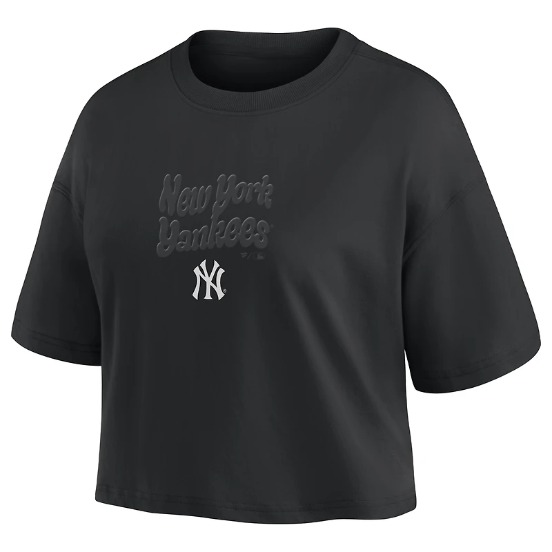 Women's Fanatics New York Yankees Blackout Wave Cropped Top