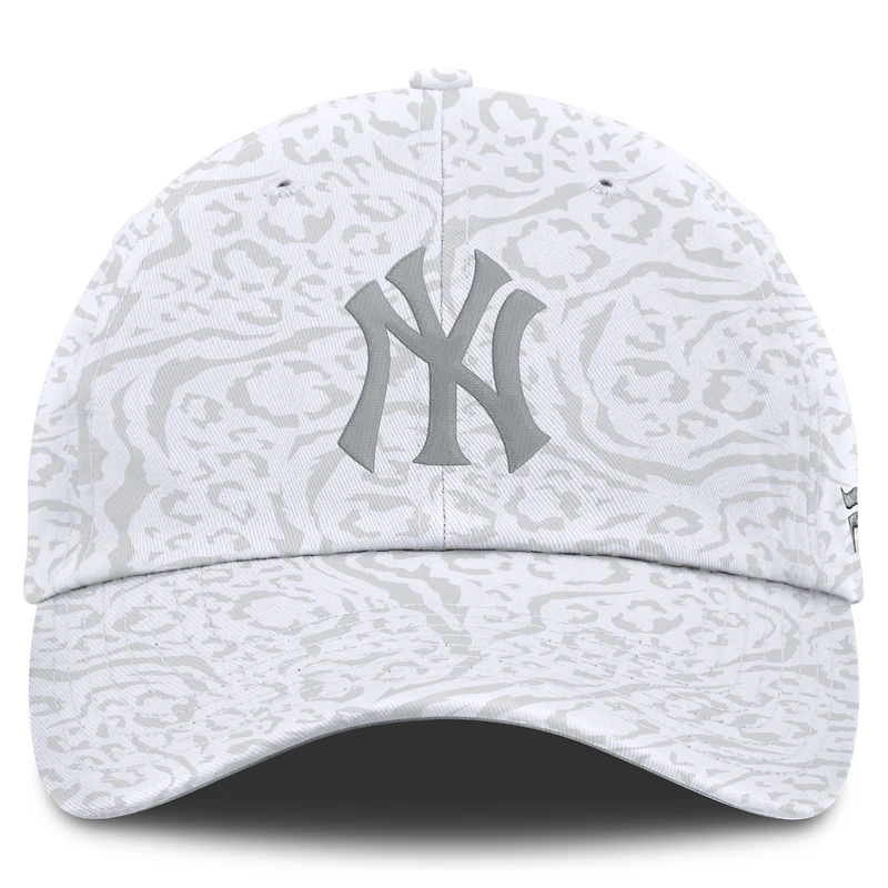 Casquette ajustable Fanatics blanche New York Yankees Umbra pour femmes