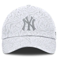 Casquette ajustable Fanatics blanche New York Yankees Umbra pour femmes