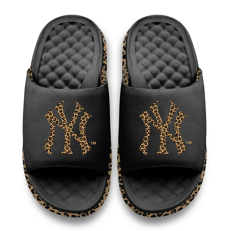 Sandales à enfiler ISlide noires pour femmes, motif léopard des Yankees de New York