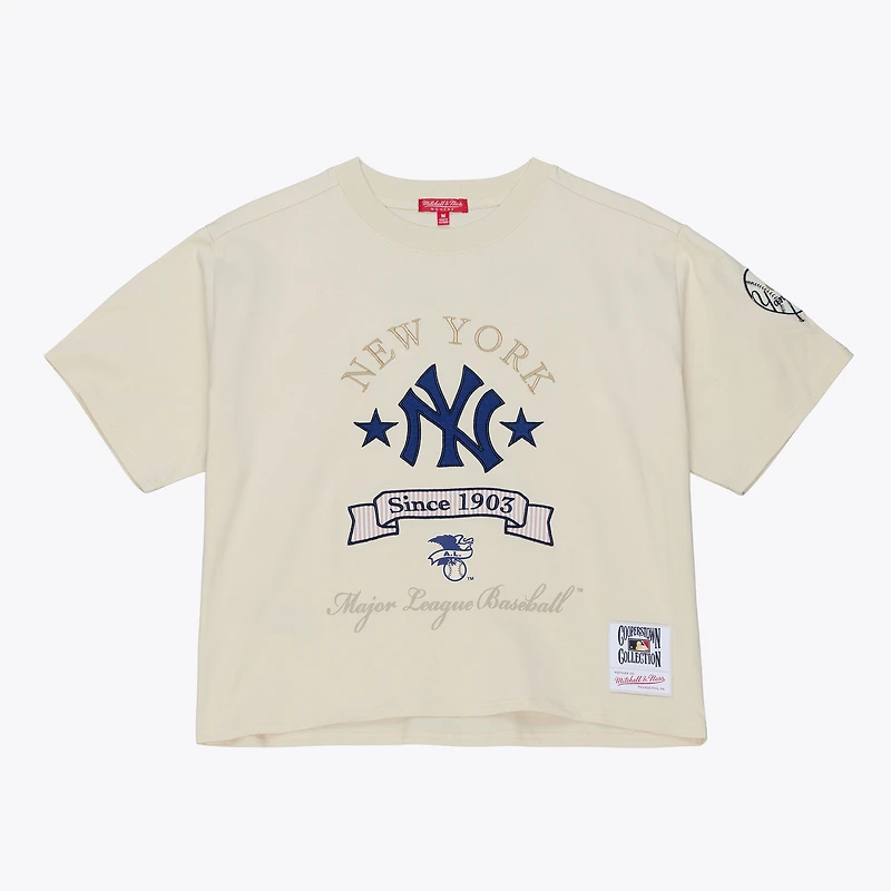 T-shirt court Mitchell & Ness crème New York Yankees Cooperstown Yacht Rock pour femme