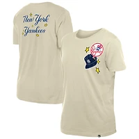 T-shirt New Era crème pour femme avec étoiles et casquette des Yankees de York