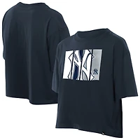 T-shirt New Era bleu marine à logo York Yankees Boxy Foil pour femme